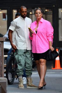 Ashley Graham feet photo thumbnail