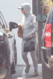 Katy Perry feet photo thumbnail