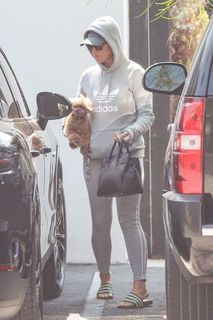 Katy Perry feet photo thumbnail