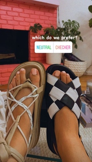 Natalie Noel Mariduena feet photo thumbnail