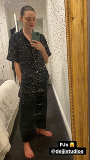 Phoebe Tonkin feet photo thumbnail