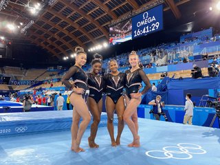 Simone Biles feet photo thumbnail