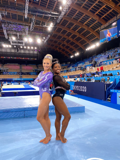 Simone Biles feet photo thumbnail