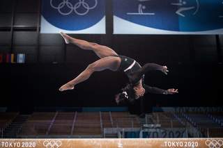 Simone Biles feet photo thumbnail