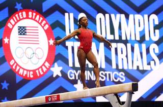 Simone Biles feet photo thumbnail