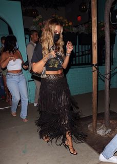 Rita Ora feet photo thumbnail