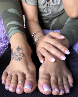 Deedee Rican feet photo thumbnail