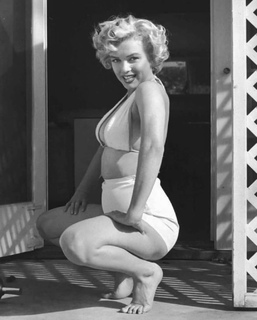 Marilyn Monroe feet photo thumbnail