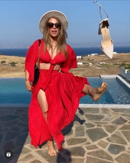 Lola Weippert feet photo thumbnail