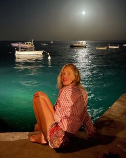 Alessia Marcuzzi feet photo thumbnail