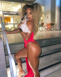 Qimmah Russo feet photo thumbnail