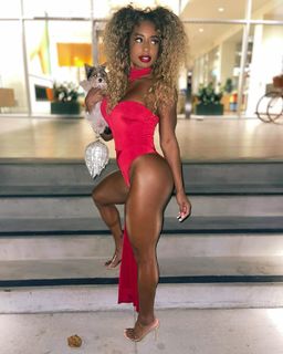Qimmah Russo feet photo thumbnail