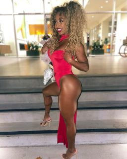 Qimmah Russo feet photo thumbnail