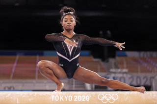 Simone Biles feet photo thumbnail