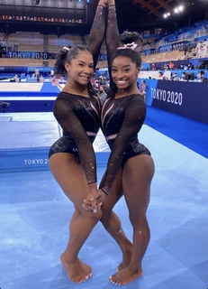 Simone Biles feet photo thumbnail
