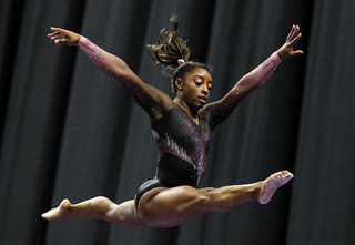 Simone Biles feet photo thumbnail