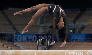Simone Biles feet photo thumbnail
