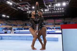 Simone Biles feet photo thumbnail