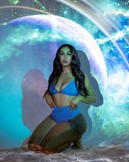 Queen Naija feet photo thumbnail