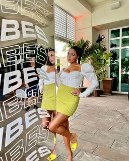 Olivia Culpo feet photo thumbnail