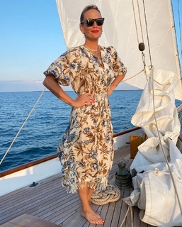Molly Sims feet photo thumbnail