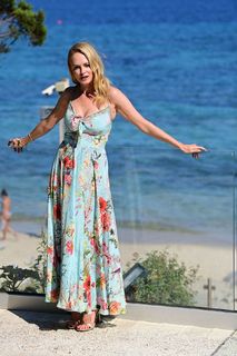 Heather Graham feet photo thumbnail