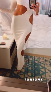 Olivia Culpo feet photo thumbnail