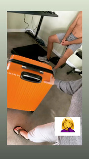Angela Kinsey feet photo thumbnail