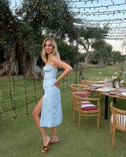Chiara Ferragni feet photo thumbnail