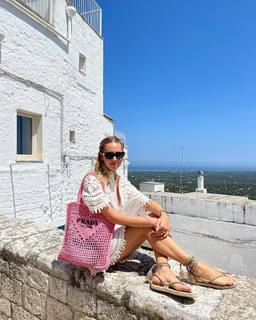 Chiara Ferragni feet photo thumbnail