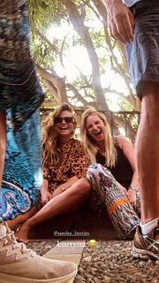 Anna Lewandowska feet photo thumbnail
