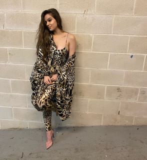 Hailee Steinfeld feet photo thumbnail
