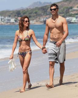 Brooke Burke feet photo thumbnail