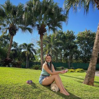 Juliana Paiva feet photo thumbnail