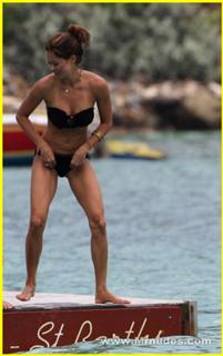 Brooke Burke feet photo thumbnail