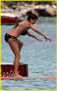 Brooke Burke feet photo thumbnail