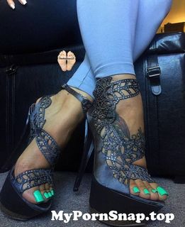 Deedee Rican feet photo thumbnail
