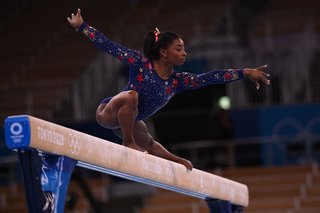 Simone Biles feet photo thumbnail