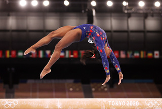 Simone Biles feet photo thumbnail