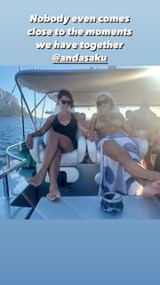 Rita Ora feet photo thumbnail