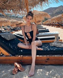 Barbara Palvin feet photo thumbnail