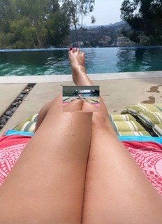 Elisabeth Röhm feet photo thumbnail