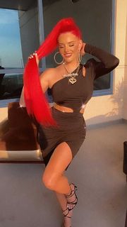 Justina Valentine feet photo thumbnail