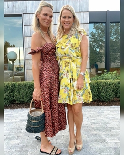 Molly Sims feet photo thumbnail