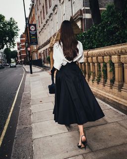 Sonam Kapoor feet photo thumbnail