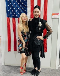 Tara Lipinski feet photo thumbnail