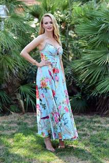 Heather Graham feet photo thumbnail