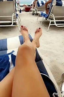 Xenia Tchoumitcheva feet photo thumbnail