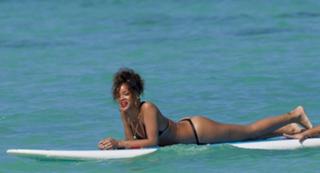 Rihanna feet photo thumbnail