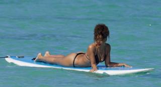 Rihanna feet photo thumbnail